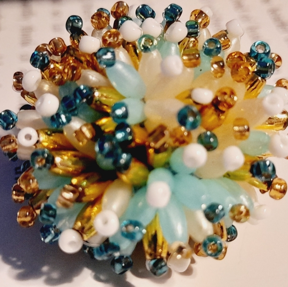 Stretchy Beaded Cluster Star Burst Colorful Beaded Statement Ring - Picture 2 of 6
